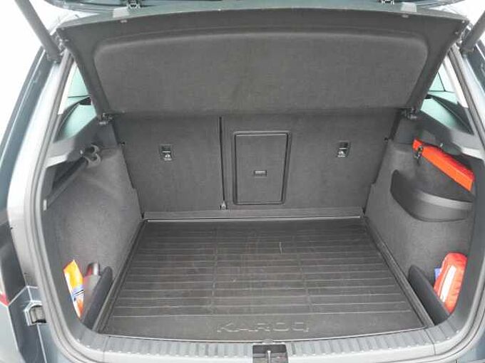 SKODA KAROQ Clever DSG AHK NAVI LEDER VIRT KAM CARPLAY