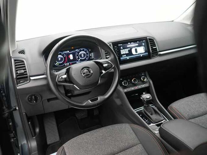SKODA KAROQ Clever DSG AHK NAVI LEDER VIRT KAM CARPLAY
