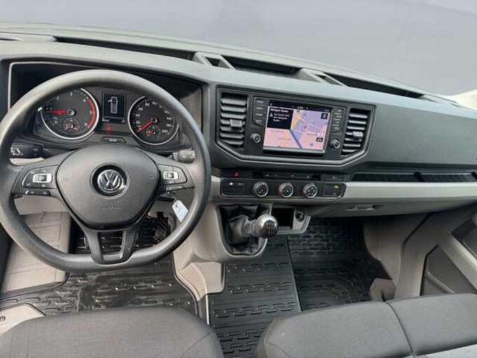 Volkswagen Crafter ACC KAM NAVI PDC SHZ