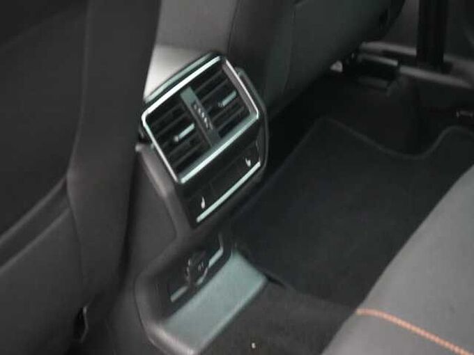 SKODA KAROQ DSG LED PDC AHK CARPLAY SHZ VIRT NAVI