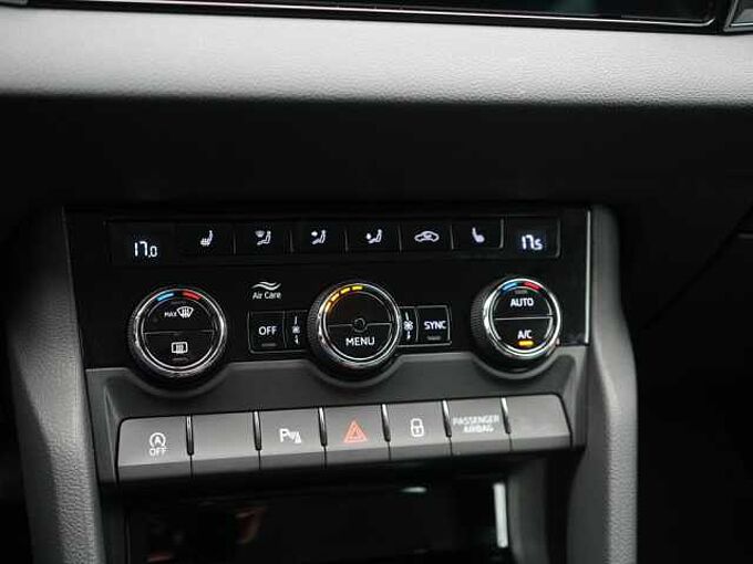 SKODA KAROQ DSG LED PDC AHK CARPLAY SHZ VIRT NAVI