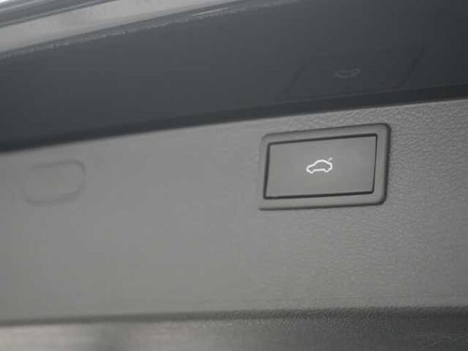 Volkswagen T6.1 Multivan Highline ACC AHK NAVI 7-SITZER SHZ