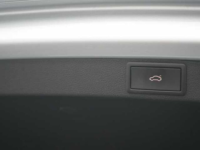 SKODA OCTAVIA Combi Clever DSG CARPLAY LED SHZ PDC