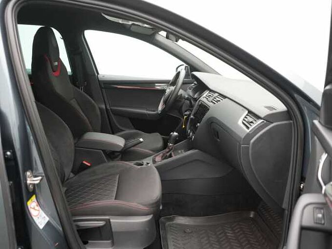 SKODA OCTAVIA LED ACC DSG SHZ PDC