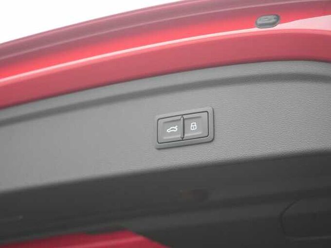 Audi A3 Sportback advanced AHK NAVI SHZ HUD LED