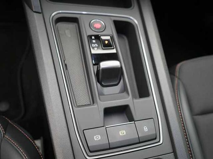 CUPRA Formentor DSG NAVI VIRT LEDER ACC KAM CARPLAY