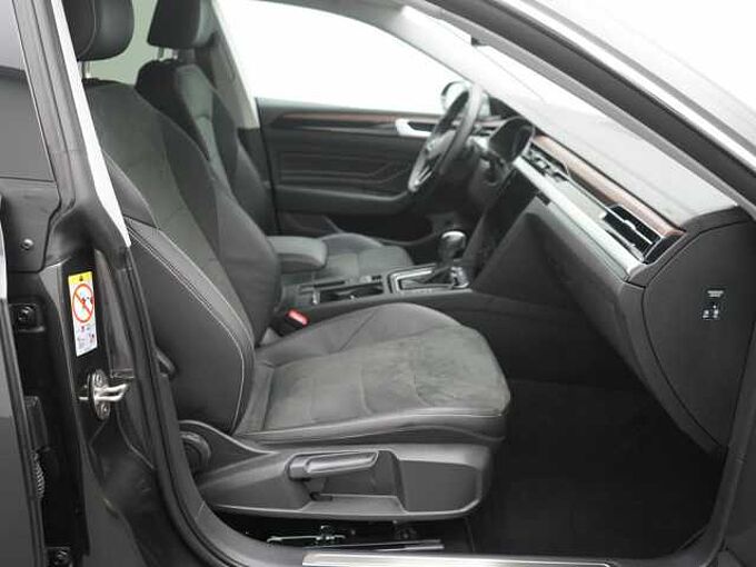 Volkswagen Arteon Elegance DSG AHK ACC LEDER VIRT KAM SHZ
