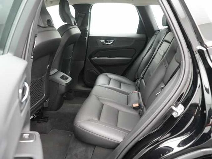 Volvo XC60 T5 Momentum AHK NAVI LEDER SHZ LED PDC