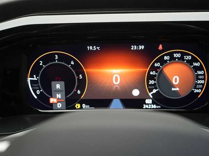 Volkswagen T7 Multivan Style lang 7-SITZER AHK LEDER MATRIX