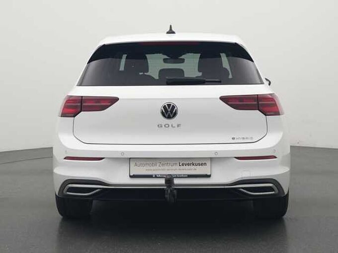 Volkswagen Golf VIII eHybrid Style DSG CARPLAY KAM SHZ PDC