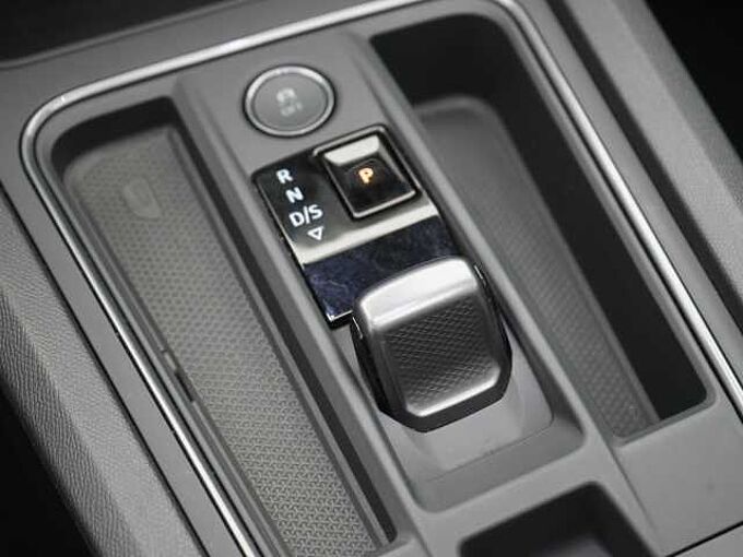 CUPRA Formentor VZ DSG PANO ACC NAVI LEDER CARPLAY SHZ