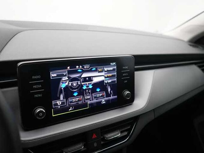 SKODA SCALA DSG ACC AHK SHZ PDC