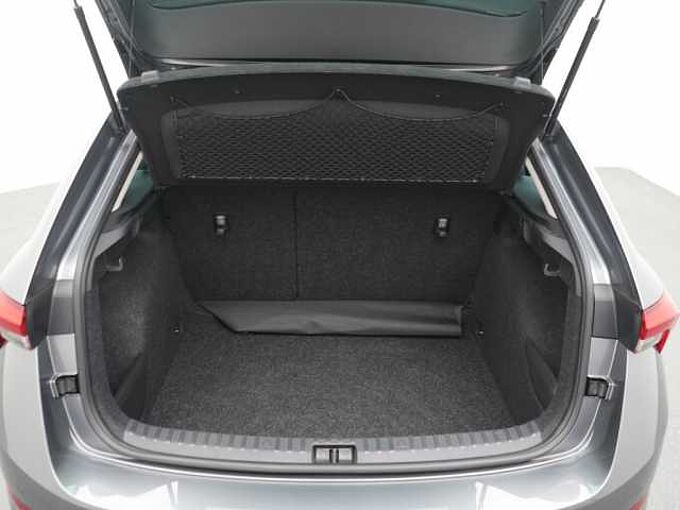 SKODA SCALA DSG ACC AHK SHZ PDC