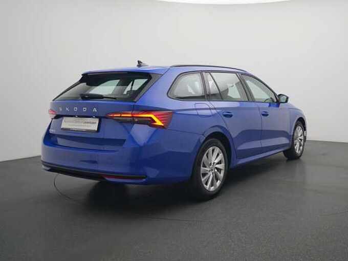 SKODA OCTAVIA Combi Selection DSG VIRT AHK KAM CARPLAY