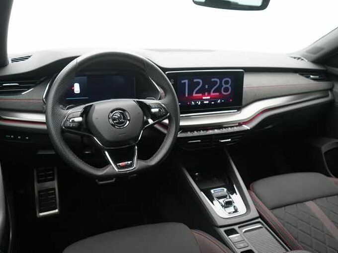SKODA OCTAVIA Combi RS DSG LED CARPLAY VIRT SHZ PDC