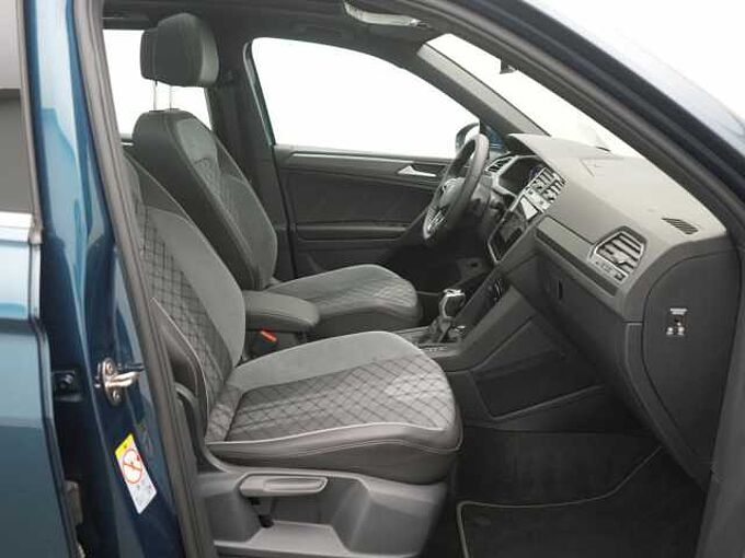 Volkswagen Tiguan R-Line PANO HUD AHK VIRT KAM SHZ DSG
