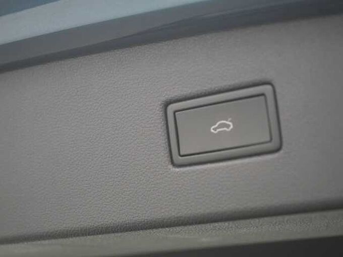 Volkswagen Tiguan R-Line PANO HUD AHK VIRT KAM SHZ DSG