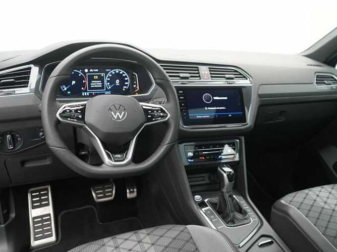 Volkswagen Tiguan R-Line PANO HUD AHK VIRT KAM SHZ DSG