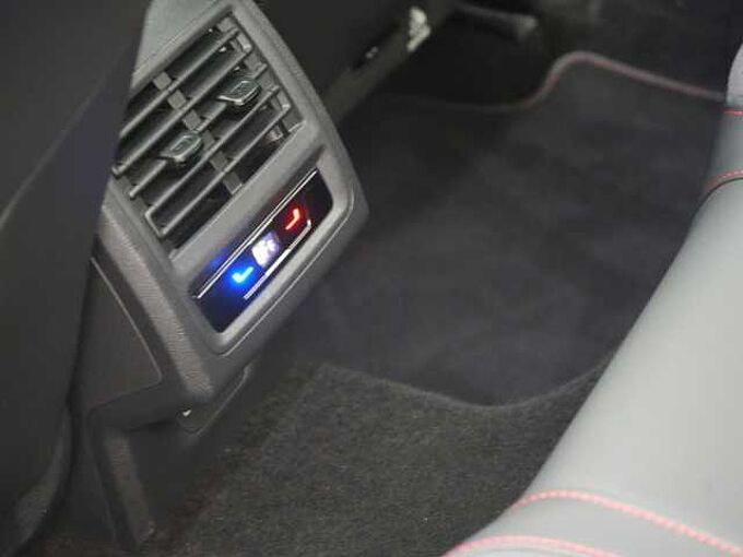 Volkswagen Golf VIII GTI Clubsport PANO H/K HUD MATRIX ACC