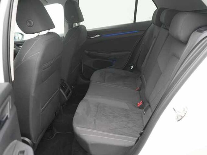 Volkswagen Golf VIII eHybrid Style DSG MATRIX AHK NAVI VIRT
