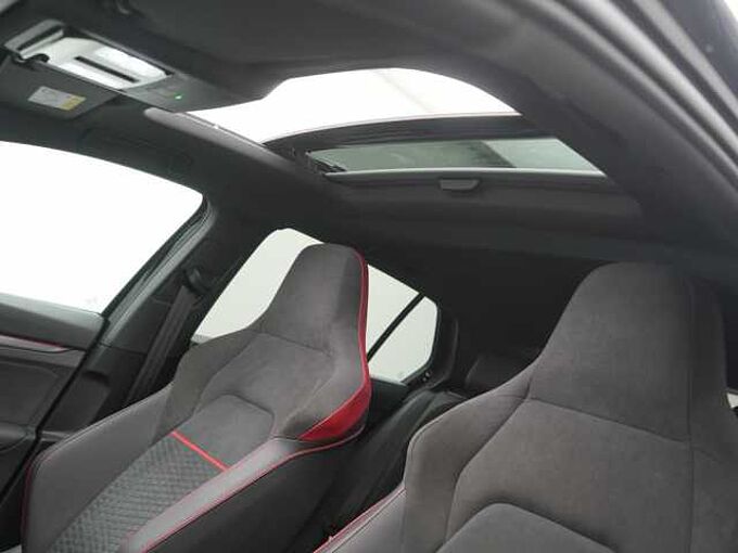 Volkswagen Golf VIII GTI Clubsport DCC NAVI KEYLESS VIRT