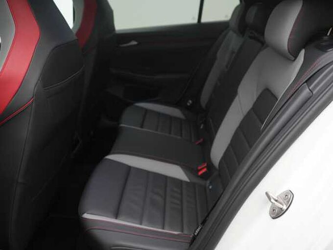 Volkswagen Golf VIII GTI CARPLAY KEYLESS DCC SHZ PDC PANO