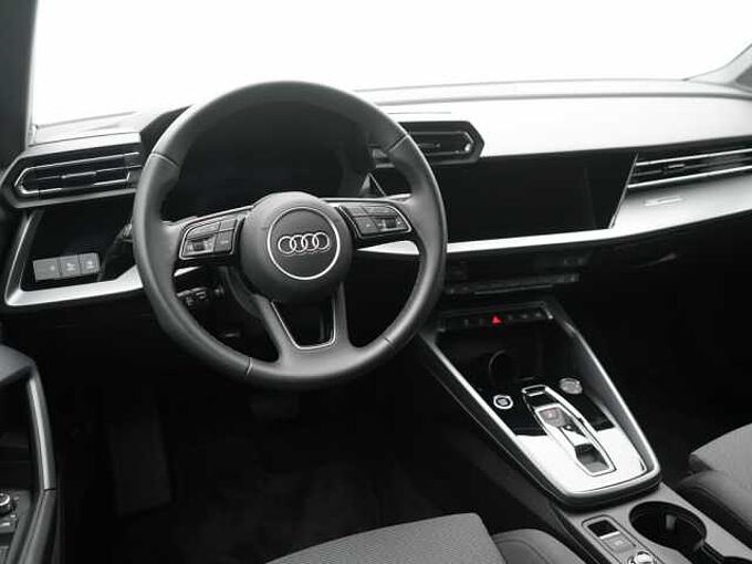 Audi A3 LED HUD SONOS KAM SHZ