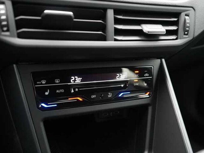 Volkswagen Taigo R-Line ACC MATRIX KAM CARPLAY SHZ AHK