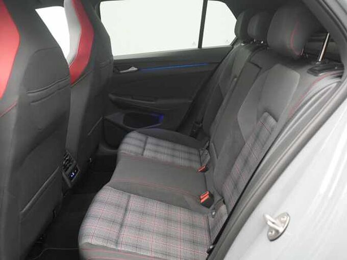 Volkswagen Golf VIII GTI DSG MATRIX PANO AHK SHZ KAM ACC