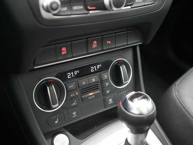 Audi Q3 S-TRON AHK NAVI PANO SHZ PDC XENON