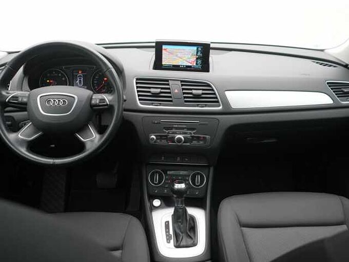 Audi Q3 S-TRON AHK NAVI PANO SHZ PDC XENON