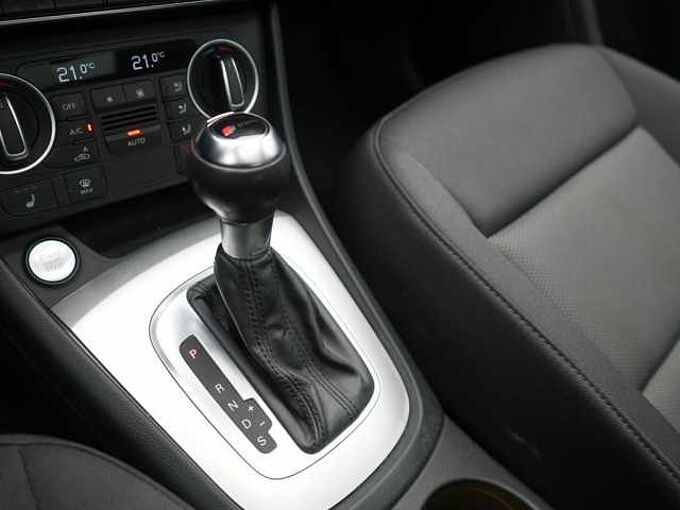 Audi Q3 S-TRON AHK NAVI PANO SHZ PDC XENON