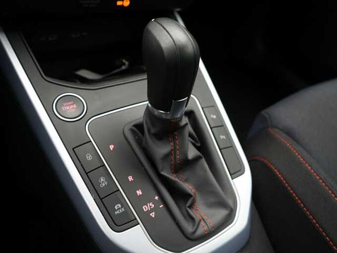 SEAT Arona TSI FR DSG ACC KEYLESS NAVI VIRT KAM SHZ