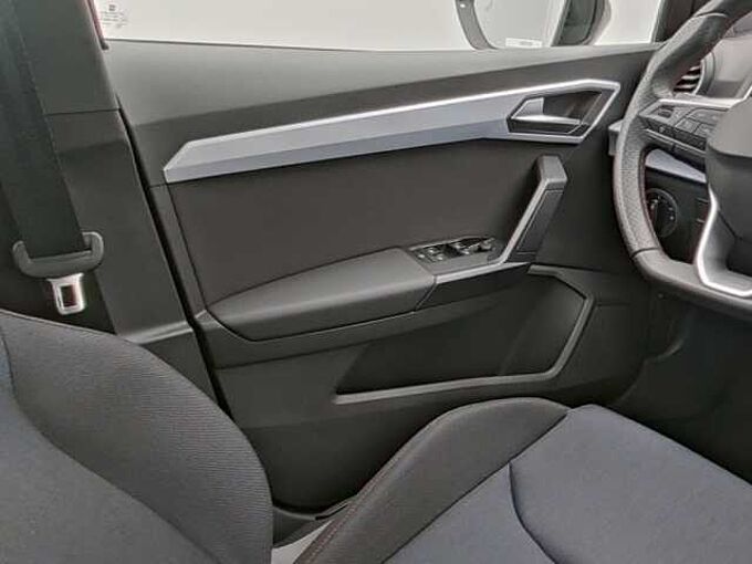 SEAT Arona TSI FR KEYLESS NAVI VIRT SHZ KAM ACC PDC