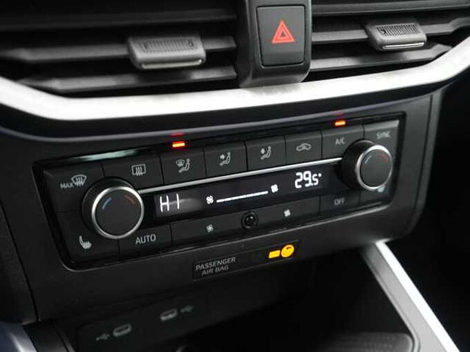 SEAT Arona TSI FR APP CONNECT KAMERA LED PDC ACC