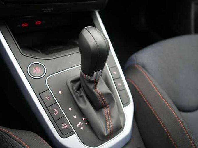 SEAT Arona TSI FR DSG NAVI VIRT LED KEYLESS ACC KAM