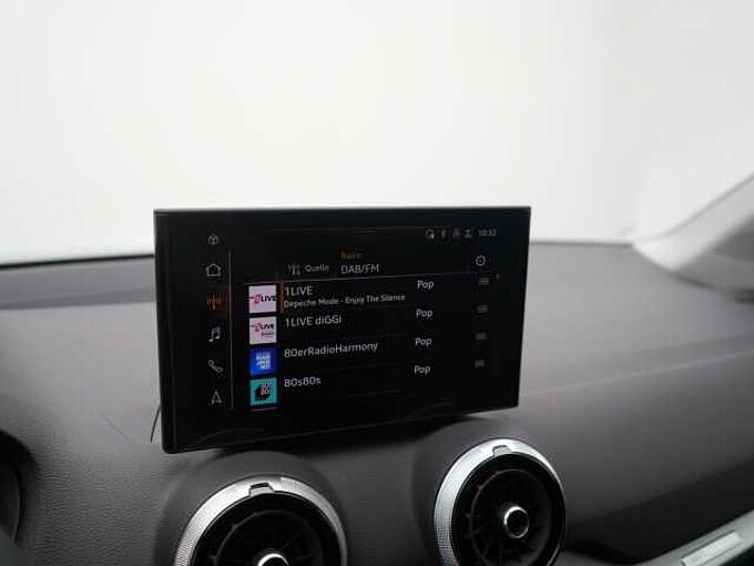 Audi Q2 S line AHK LED VIRT SHZ CARPLAY PDC LED