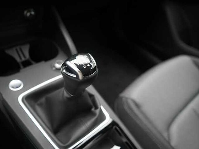 Audi Q2 S line AHK LED VIRT SHZ CARPLAY PDC LED