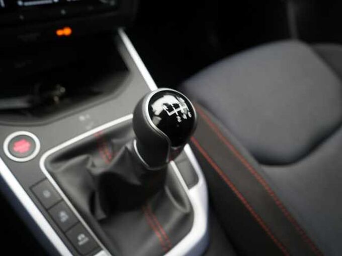SEAT Arona TSI FR SPORTSITZE NAVI VIRT KAM LED SHZ