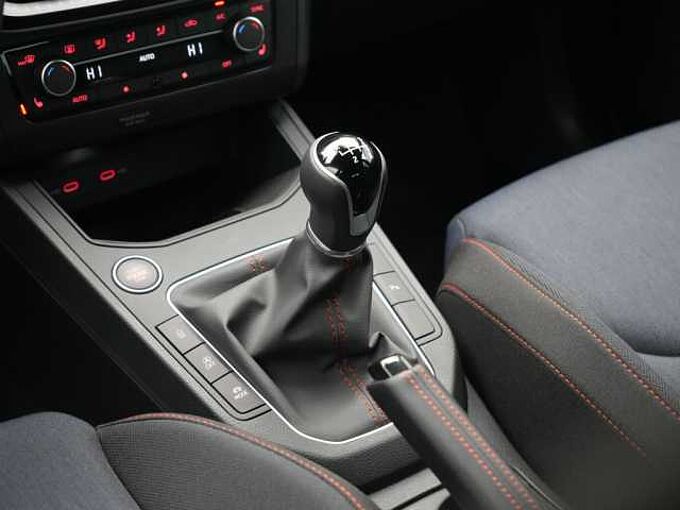 SEAT Ibiza TSI FR KAMERA LED SHZ PDC APP CONNECT