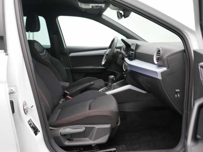SEAT Arona TSI FR APP CONNECT SPORTSITZE LED PDC SHZ