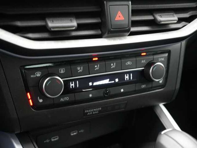 SEAT Arona TSI FR APP CONNECT SPORTSITZE LED PDC SHZ