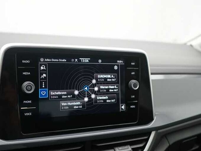Volkswagen T-Roc Style DSG AHK ACC NAVI APP KAM SHZ PDC