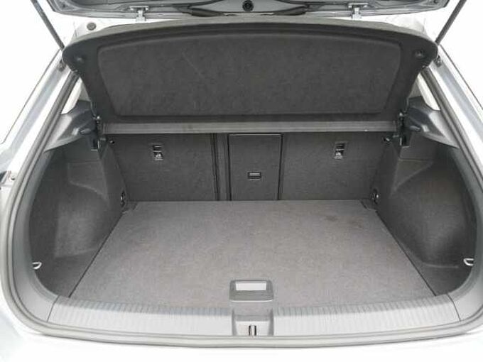 Volkswagen T-Roc Style DSG AHK ACC NAVI APP KAM SHZ PDC