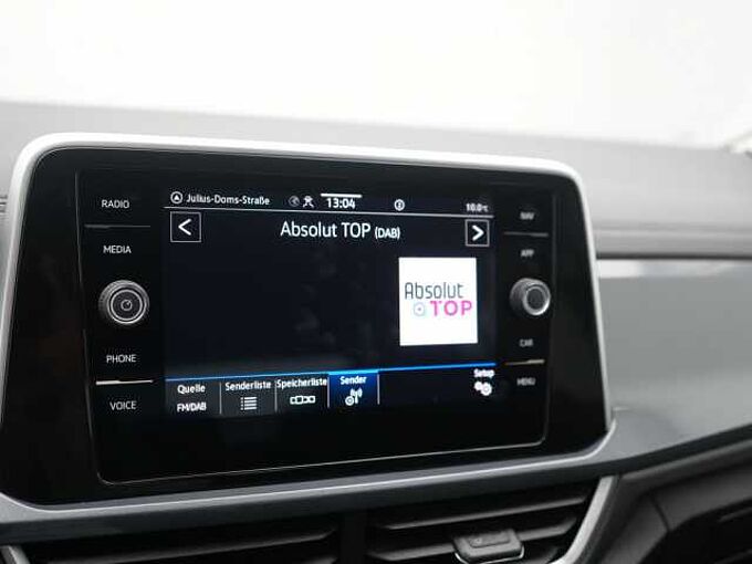 Volkswagen T-Roc Style DSG AHK ACC NAVI APP KAM SHZ PDC