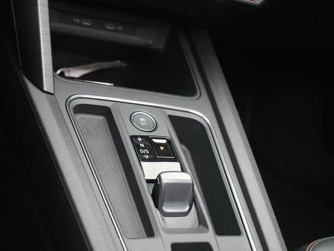 CUPRA Formentor VZ 1.4 TSI e-HYBRID SHZ ACC PANO LEDER