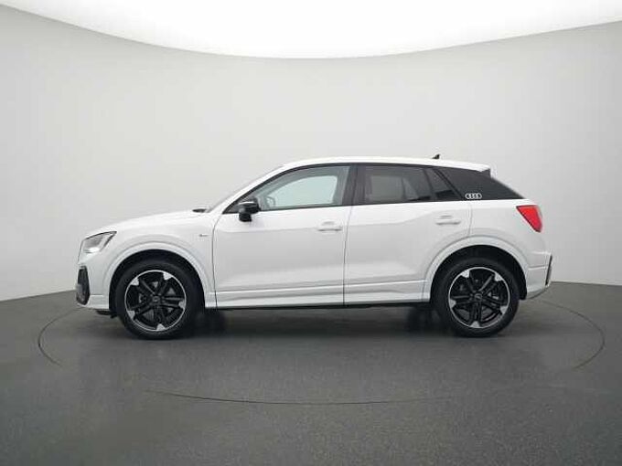 Audi Q2 S line AHK VIRT CARPLAY SHZ PDC LED