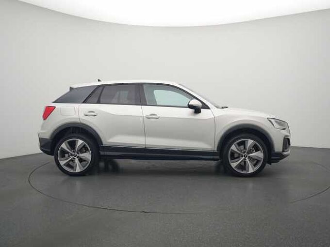 Audi Q2 AHK LED SHZ PDC