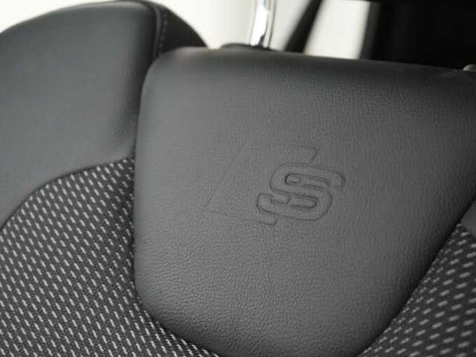 Audi Q2 S line MATRIX VIRT AHK SHZ PDC