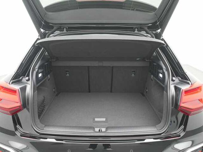 Audi Q2 S line MATRIX VIRT AHK SHZ PDC